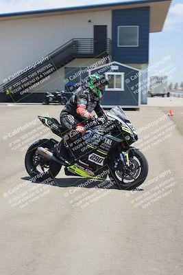 media/Jun-08-2025-TrackDaz (Sun) [[dc1ba13c79]]/Around the Pits/